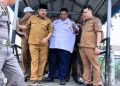 Bupati Tanjung Jabung Barat Tinjau Langsung Dermaga Apung Desa Tanjung Senjulang yang Ambruk