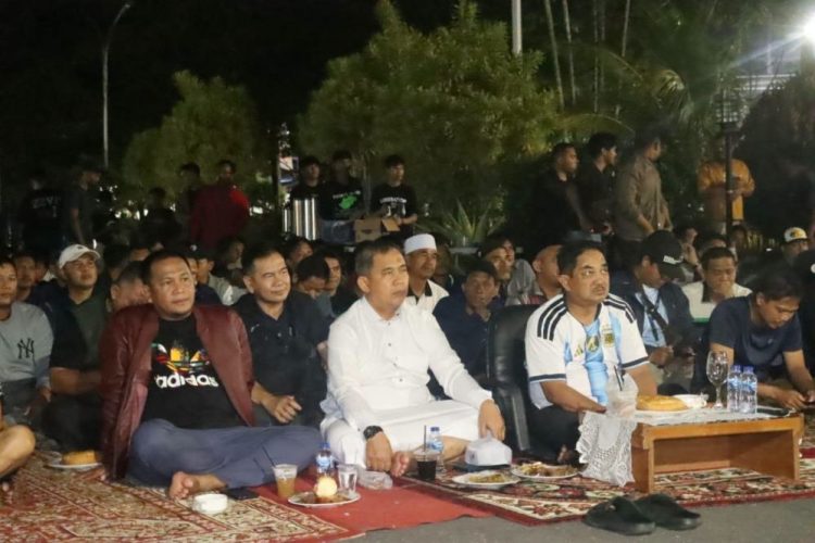 Bupati Tanjab Barat Nobar Bersama Masyarakat, Saksikan Argentina Lolos ke Final Piala Dunia