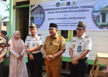 Sinergi Lapas dan Baznas, Bupati Anwar Sadat Serahkan Rumah Layak Huni dan Tinjau Panen Raya di Bram Itam