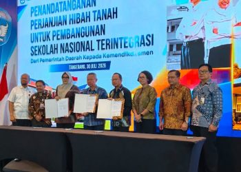 Teken Hibah 21 Hektare, Bupati Dillah Wujudkan Sekolah Nasional Terintegrasi di Tanjab Timur