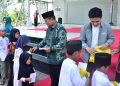 Maulana – Diza Serahkan Santunan Kepada Anak Yatim dan Berikan Bantuan Ratusan Paket Sembako Bagi Kaum Dhuafa