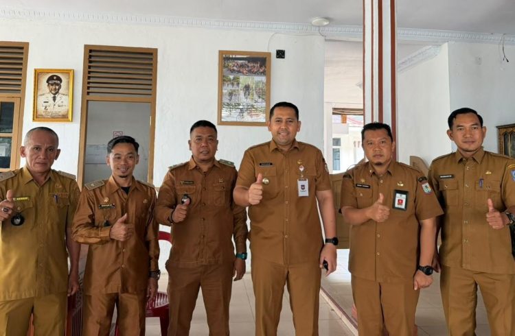 Bupati Syukur Berangkatkan 3 Kades ke Tiongkok