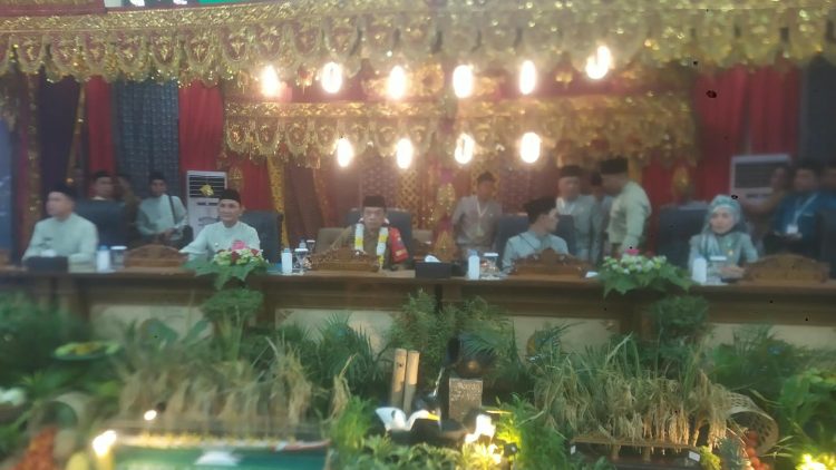 Hadiri HUT ke-27 Sarolangun, Gubernur Al Haris Apresiasi Pertumbuhan Ekonomi Daerah