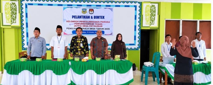Jelang Pilkades 29 Oktober, 14 Anggota KPPS Desa Payolebar Resmi Dilantik