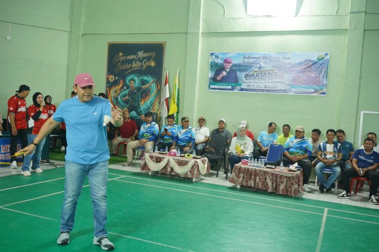 Bupati Syukur Buka Kejuaraan Bulutangkis, 500 Atlet dari 11 Daerah Bertanding